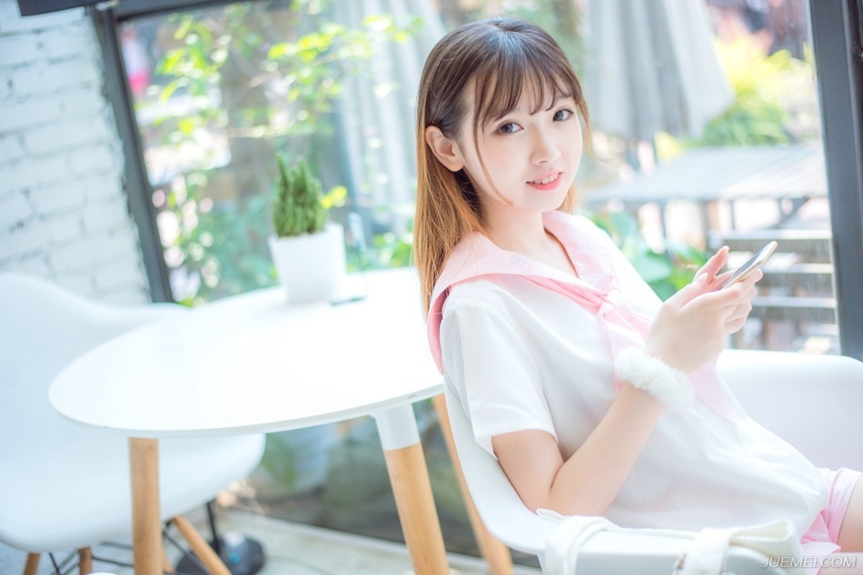 张任没有回答，只是跪在地上。